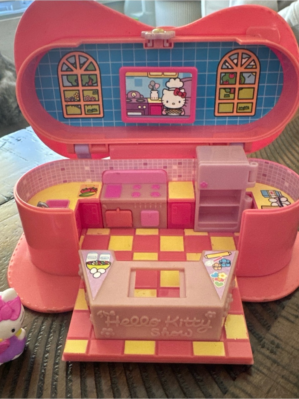 Sanrio Hello Kitty Cooking Show Playset 2009 Mini Take Along with hello Kitty